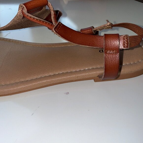 Torrid Brown Laser-Cut Leather Thong Sandals w/ Elastic Strap Closure Sz 11 - Picture 7 of 8